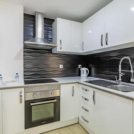 Apartman House Black & White *