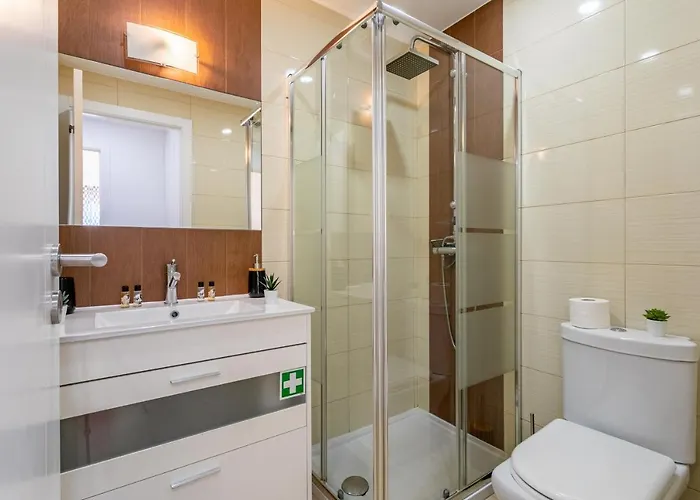 House Black & White *